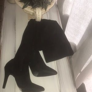 High rise boots. 7.5